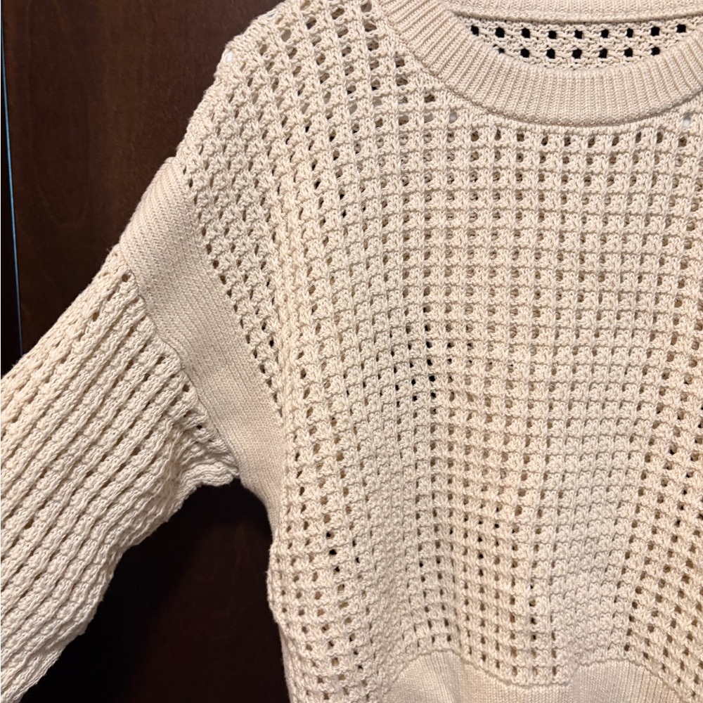 Old Navy Women's Cream Knit Sweater - Picture 2 of 4